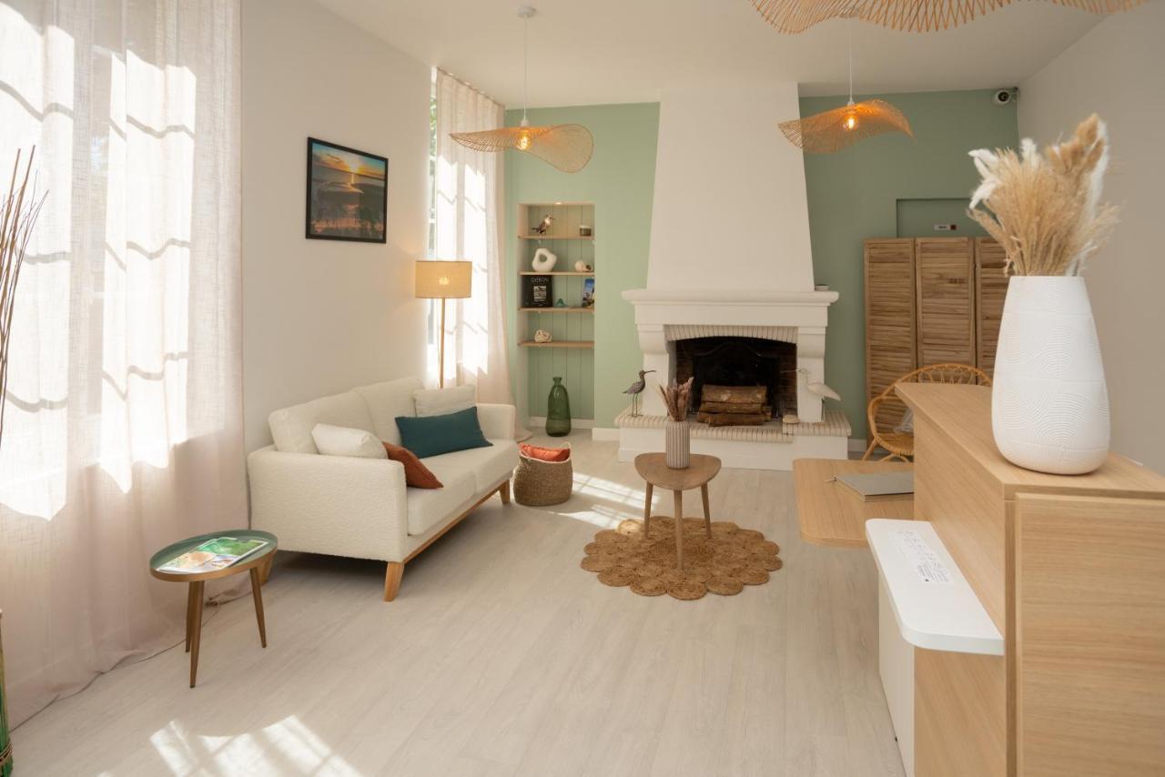 Hotel Le Square Saint-Pierre-d'Oleron Kültér fotó