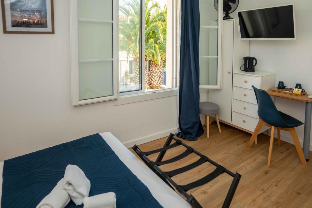 Hotel Le Square Saint-Pierre-d'Oleron Kültér fotó