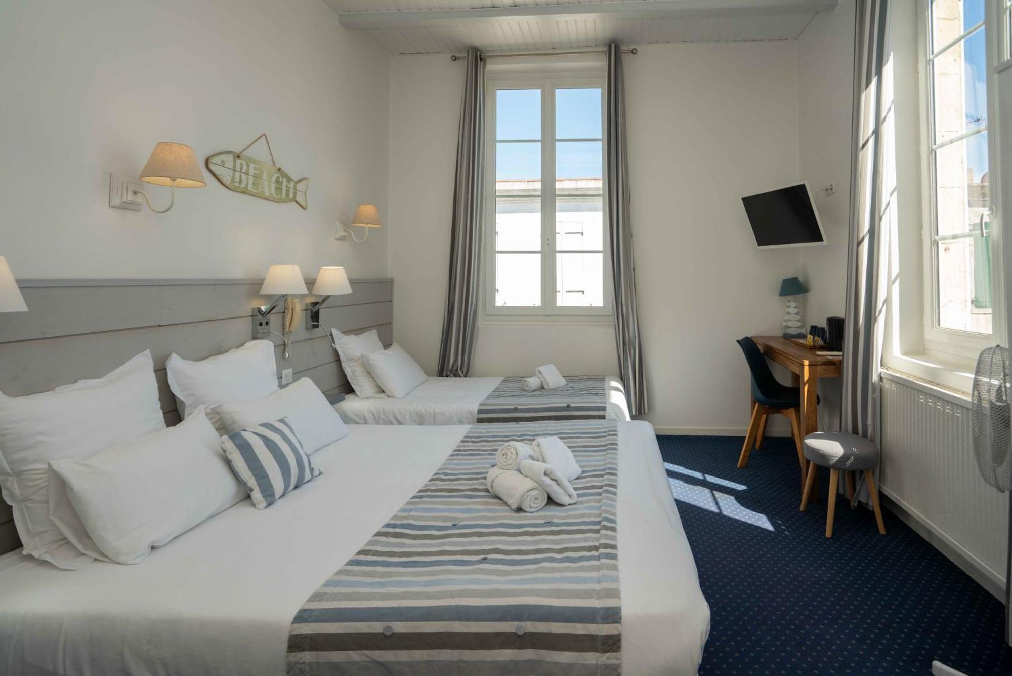 Hotel Le Square Saint-Pierre-d'Oleron Kültér fotó